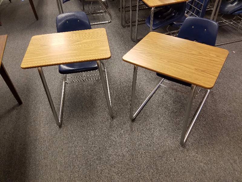 lot 73 image: Set of 2 desks