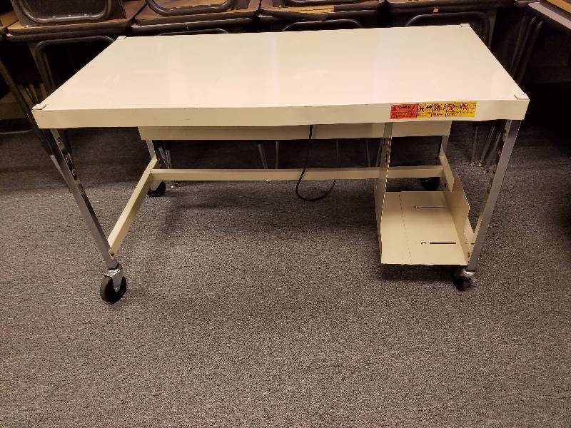 lot 59 image: Powered Desktop Cart