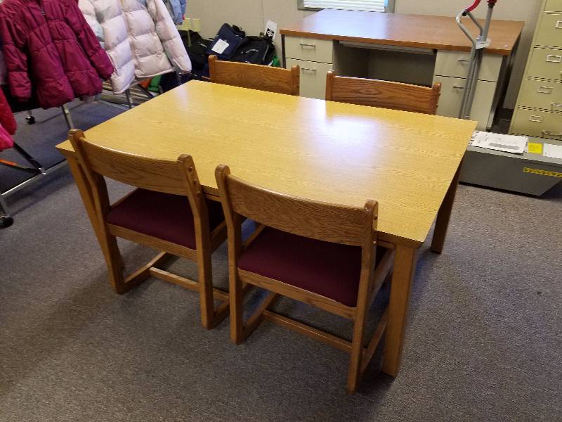 lot 25 image: Table & Chairs