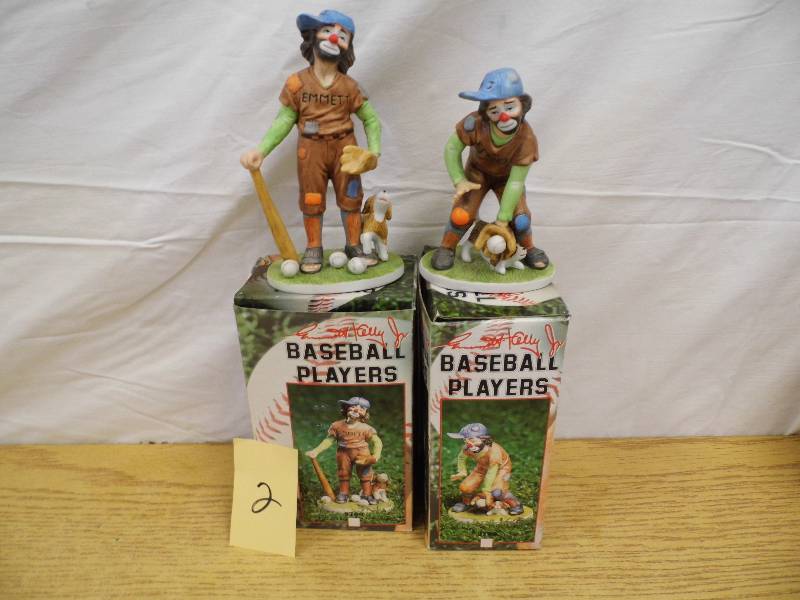 2 Emmet Kelly Jr.  Figures