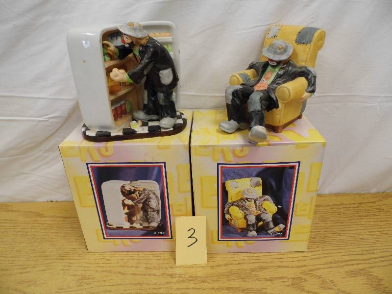 2 Emmet Kelly Jr.  Figures