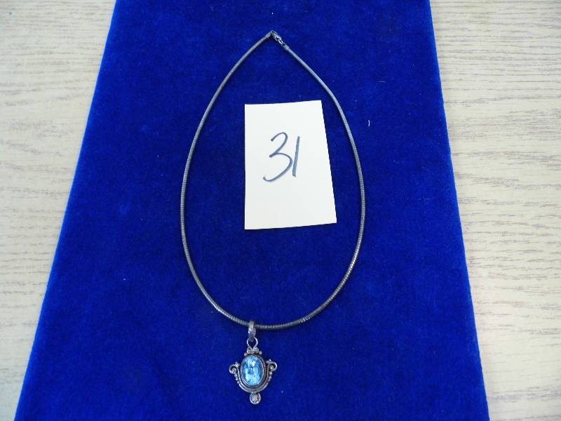 Necklace w Pendant