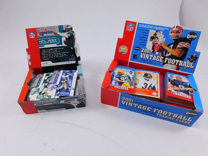 lot 6 image: Lot of Sports Trading Cards