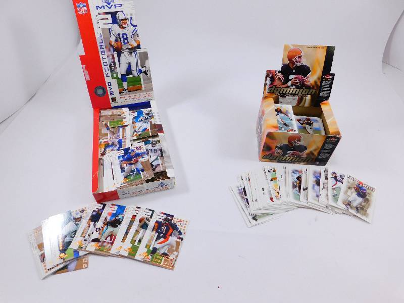 lot 8 image: Lot of Sports Trading Cards