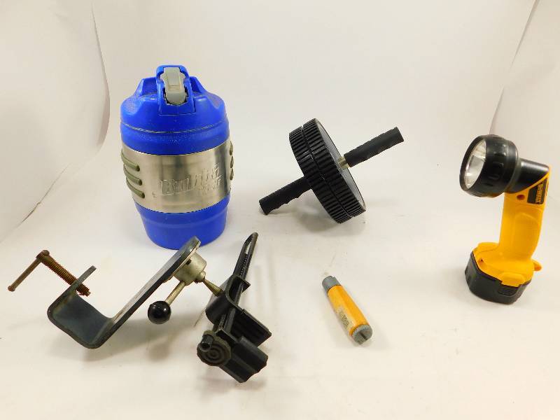 lot 22 image: Lot of Various Items