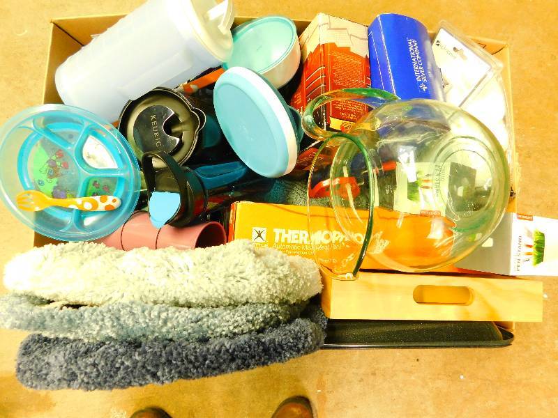 lot 24 image: Lot of Kitchen & Bathroom Essentials - New & Used
