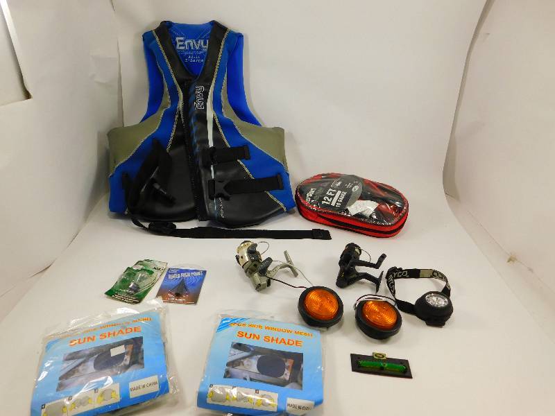 lot 26 image: Lot of Various Items