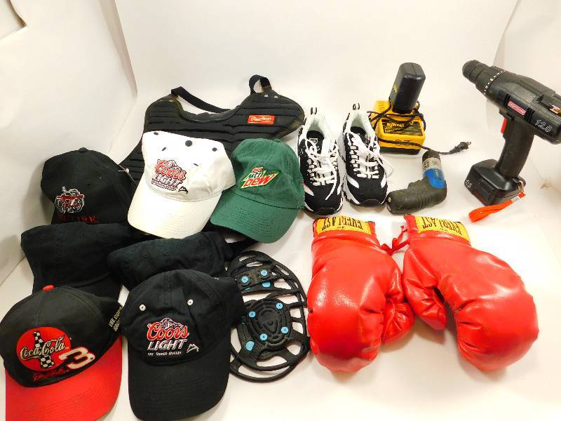 lot 27 image: Lot of Various Items