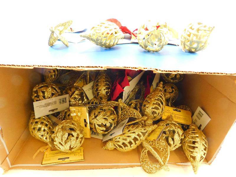lot 35 image: Lot of Brand New Christmas Ornaments