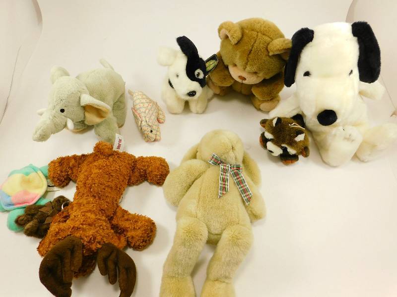 lot 37 image: Lot of Stuffed Animals