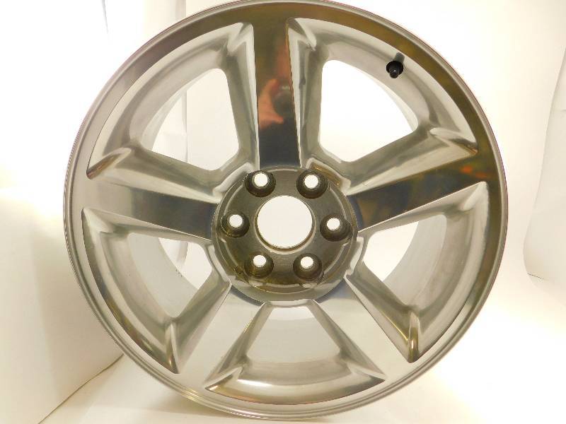 lot 38 image: 22 Rim - 0714 Chevy Tahoe, Suburban, Avalanche - 9jx22