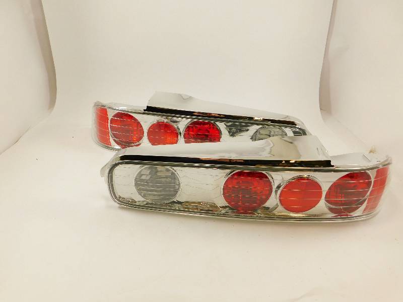 lot 46 image: 9499 Acura Integra Tail Lights