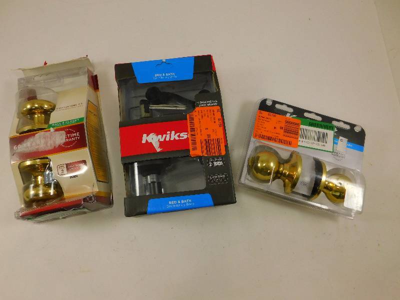 lot 55 image: Lot of Customer Returned Door Knobs