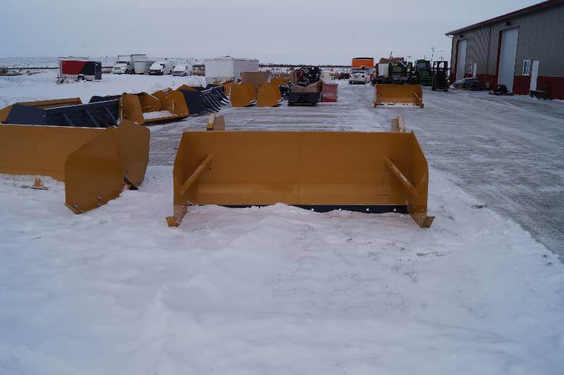 8 Snow Pusher