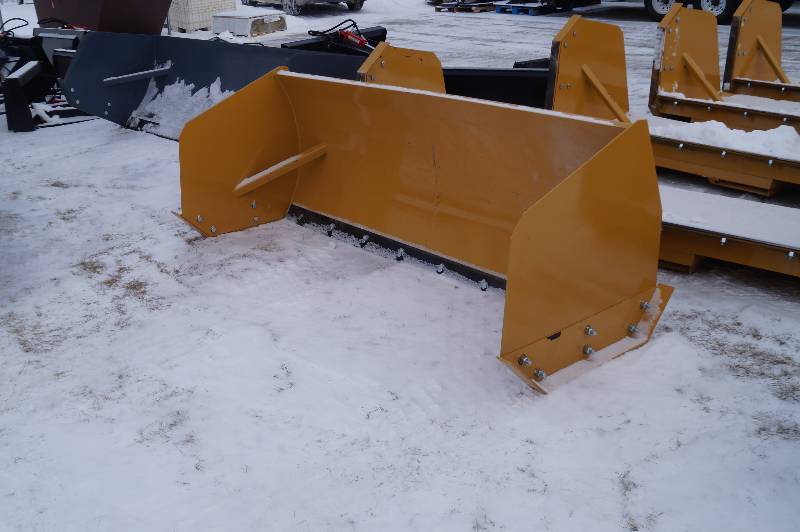 7 Snow Pusher