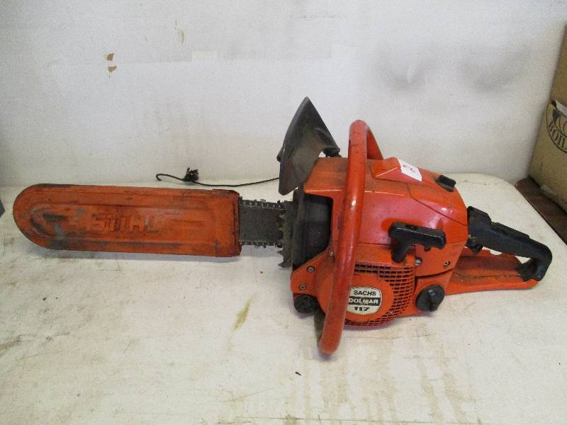 lot 2 image: Chainsaw