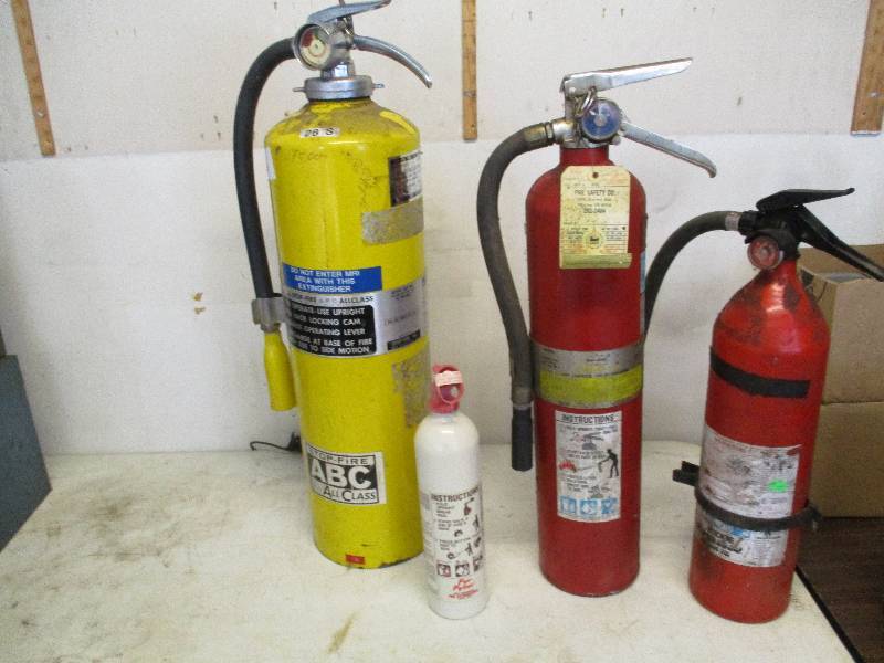 lot 6 image: 4 Fire Extinguishers