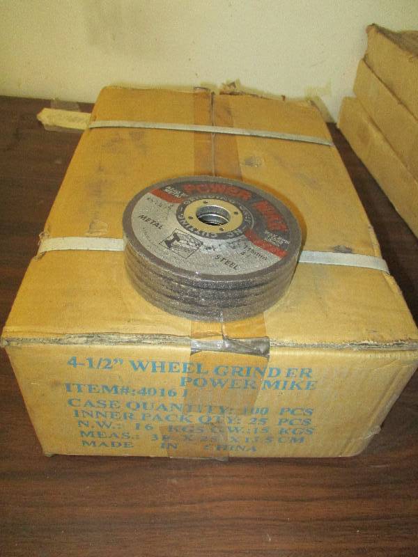 lot 37 image: Box Of Wheel Grinders