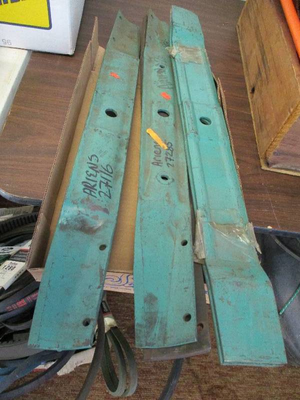 lot 44 image: Ariens Lawn Blades