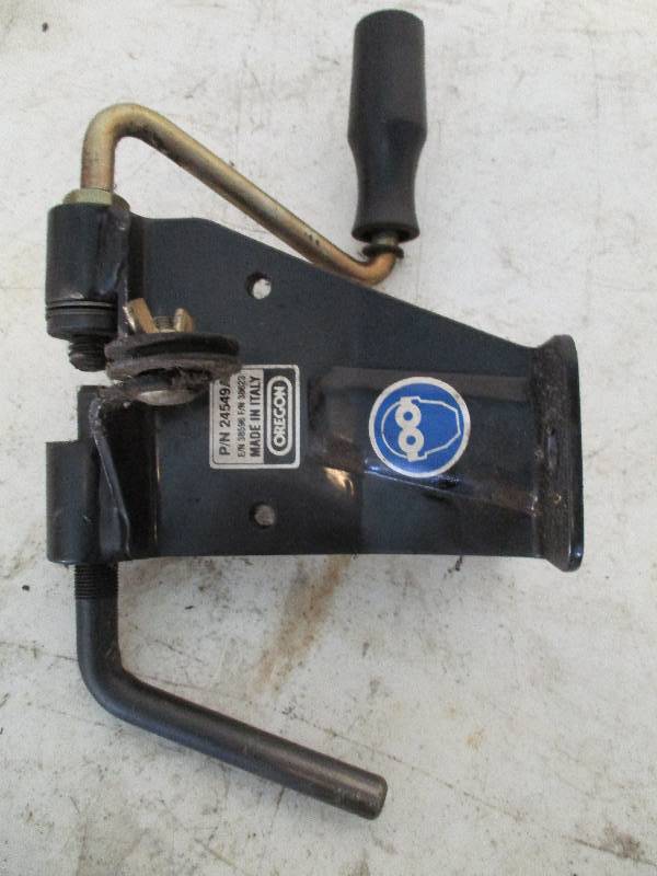 lot 52 image: Chain Rivet Spinner