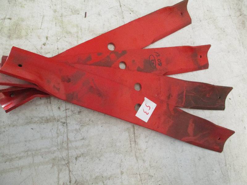 lot 53 image: 4 Lawnmower Blades