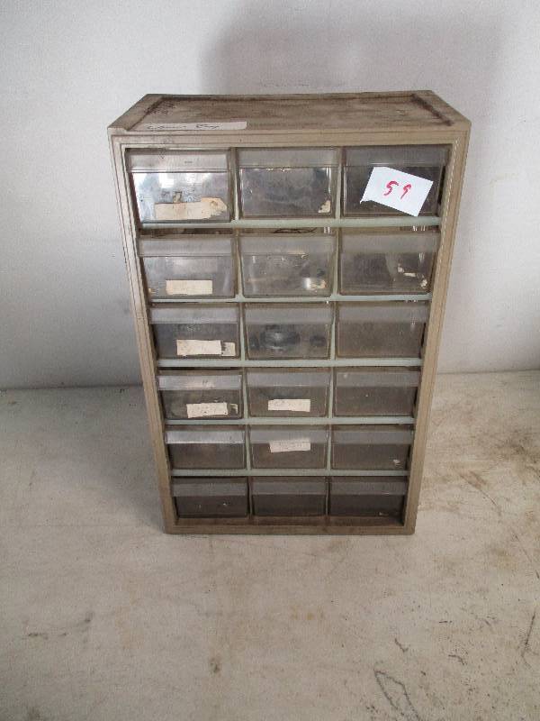 lot 59 image: 18 Tray Organizer
