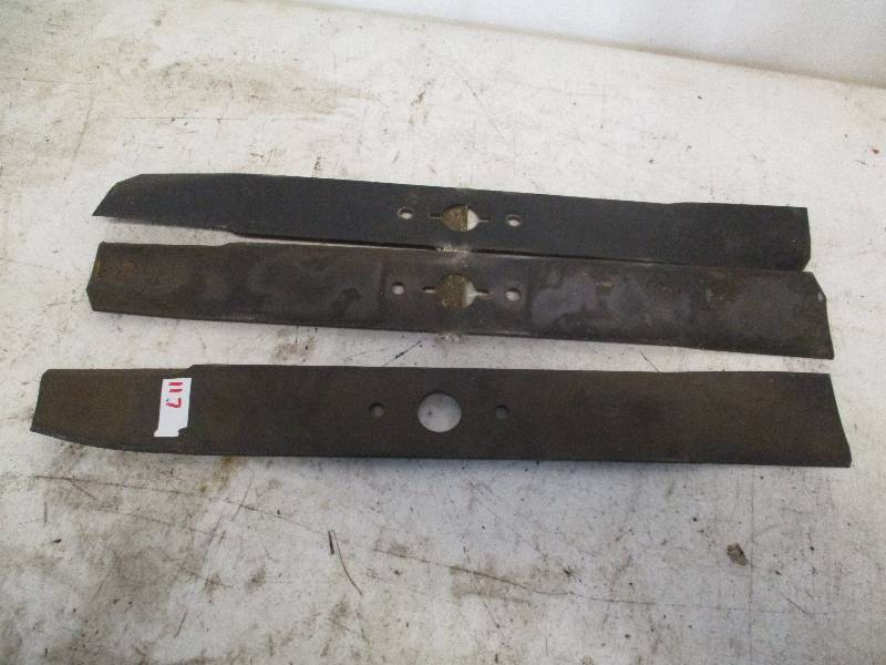 lot 117 image: Mower Blades