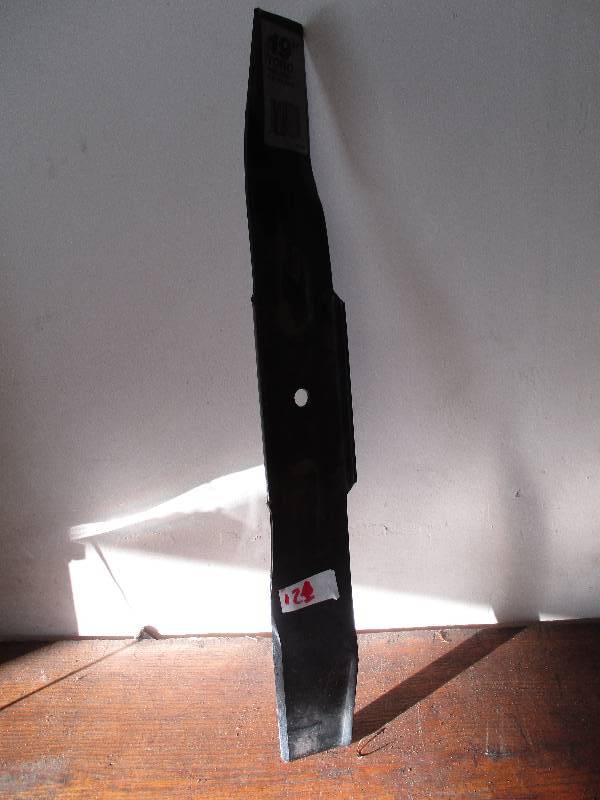 lot 121 image: Mower Blade
