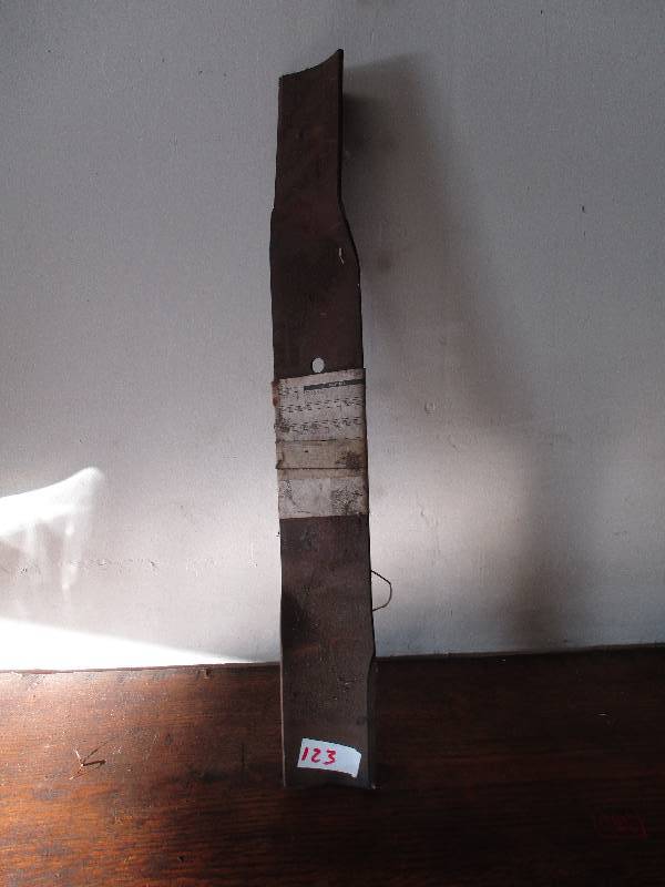 lot 123 image: Mower Blade