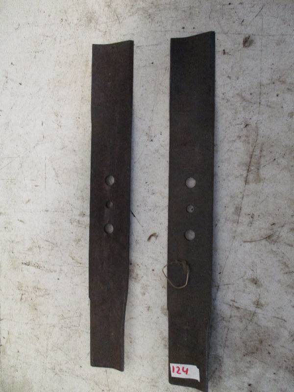 lot 124 image: Mower Blades