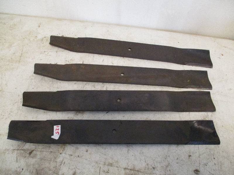 lot 125 image: Mower Blades