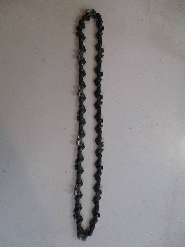 lot 141 image: Chainsaw Chains