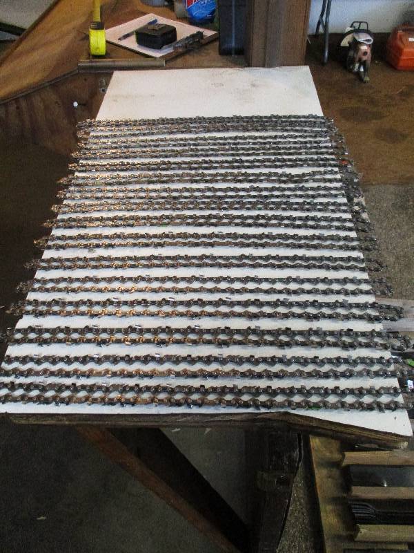 lot 147 image: Chainsaw Chains