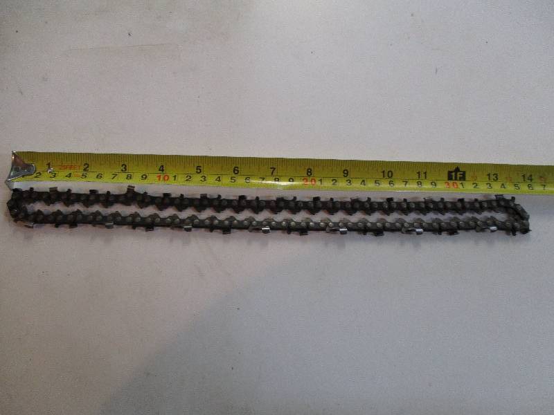 lot 148 image: Chainsaw Chains