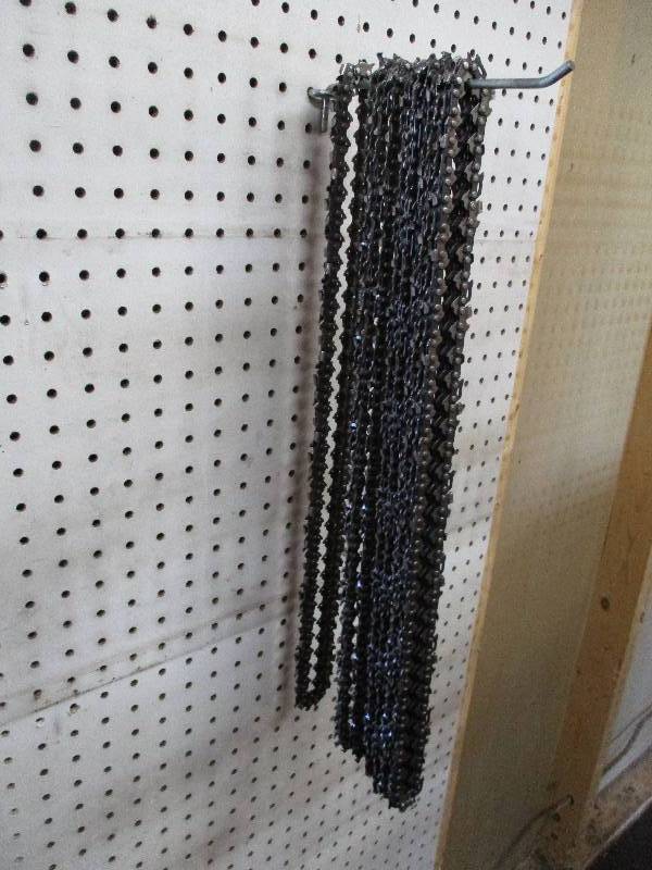 lot 152 image: Chainsaw Chains