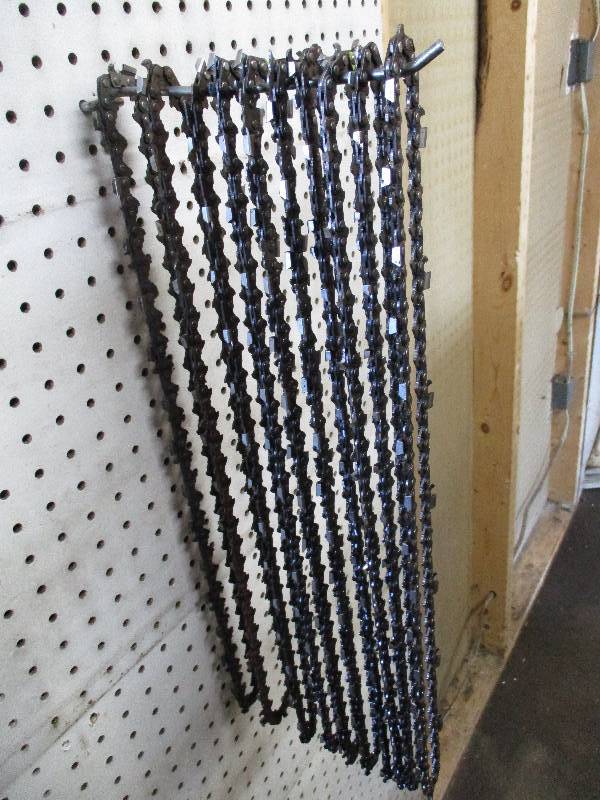 lot 158 image: Chainsaw Chains
