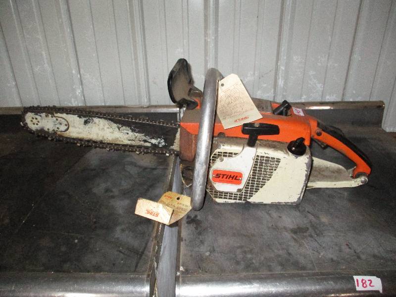 lot 195 image: Chainsaw