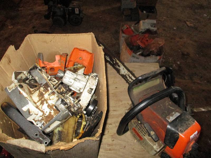 lot 213 image: Stihl 036 Parts