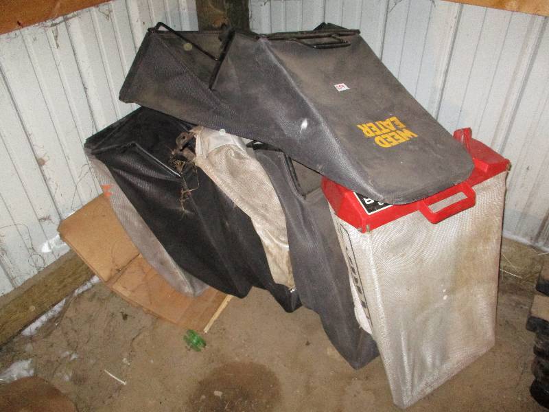 lot 259 image: Lawnmower Baggers