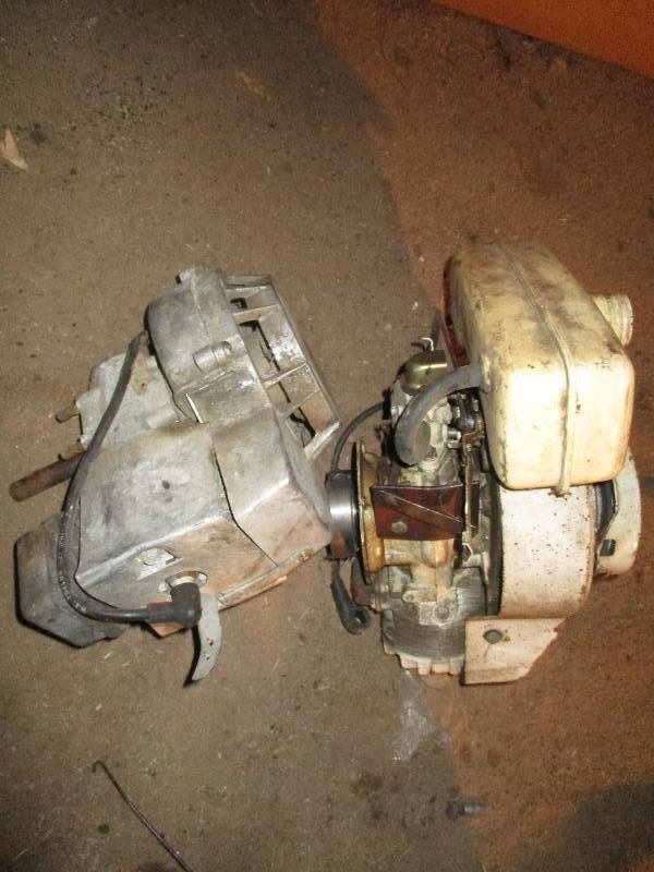 lot 284 image: (2) Engines