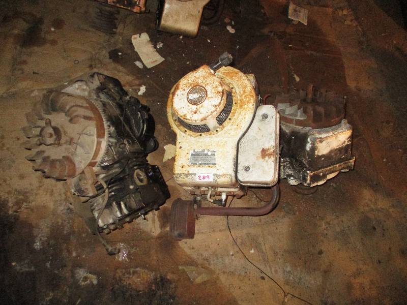 lot 289 image: (3) Engines