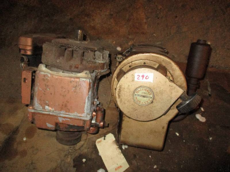 lot 290 image: (2) Engines