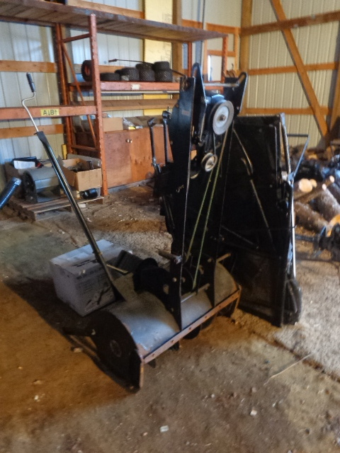 lot 355 image: 600 Series MTD Parts