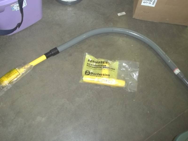 lot 14 image: Tubing with connectors