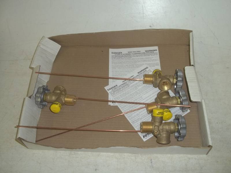 lot 25 image: 4 100lb Propane Valves