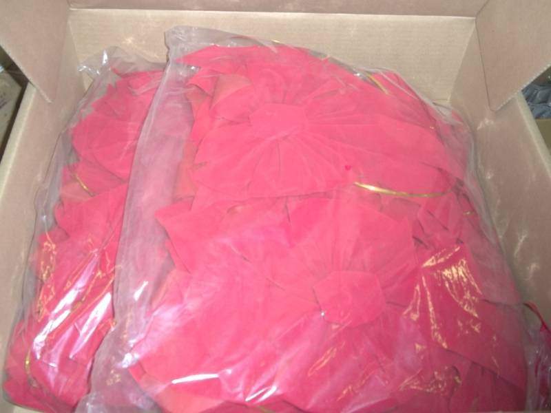 lot 26 image: 2 Bags of large Red Bows
