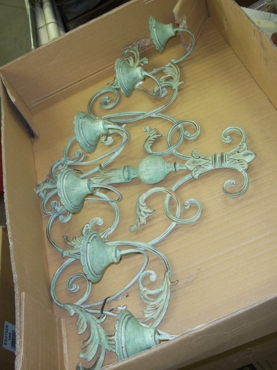 lot 47 image: Large Candle holder