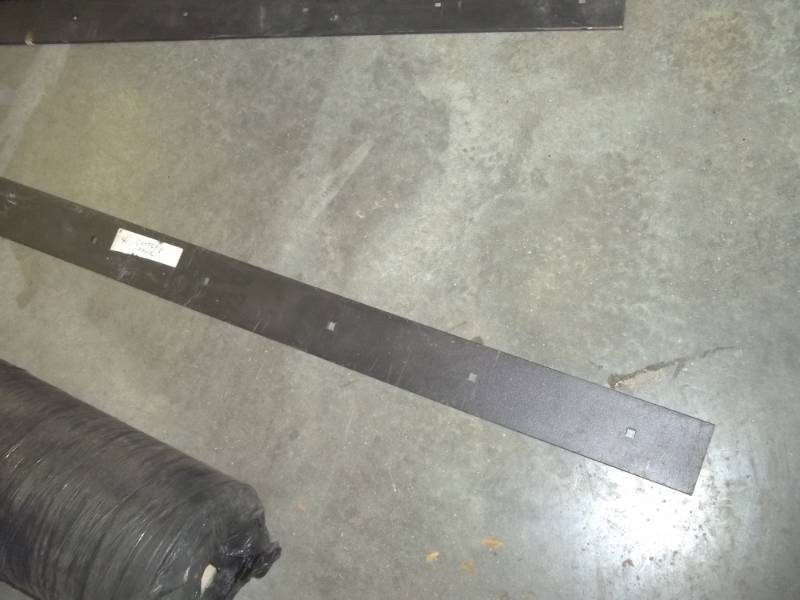 lot 60 image: 4 Cutting Edge