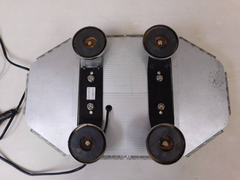 lot 8 image: Heavy Duty Magnetic Vehicle Hazard Light