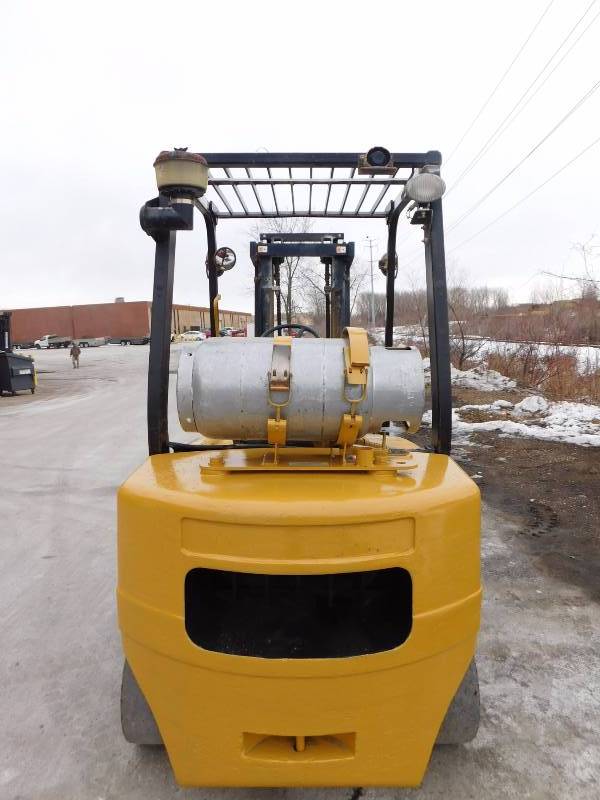 lot 1 image: 2002 6000lb Daewoo G30P Forklift